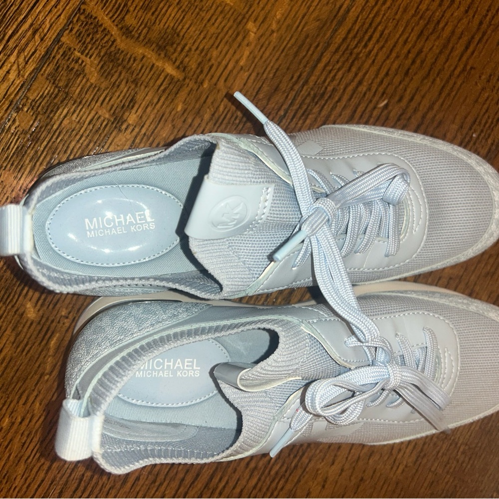 Michael Kors Jenkins Mixed Media Trainer in blue - Picture 4 of 8